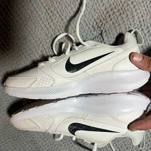 Women’s Nike running shoes size 5